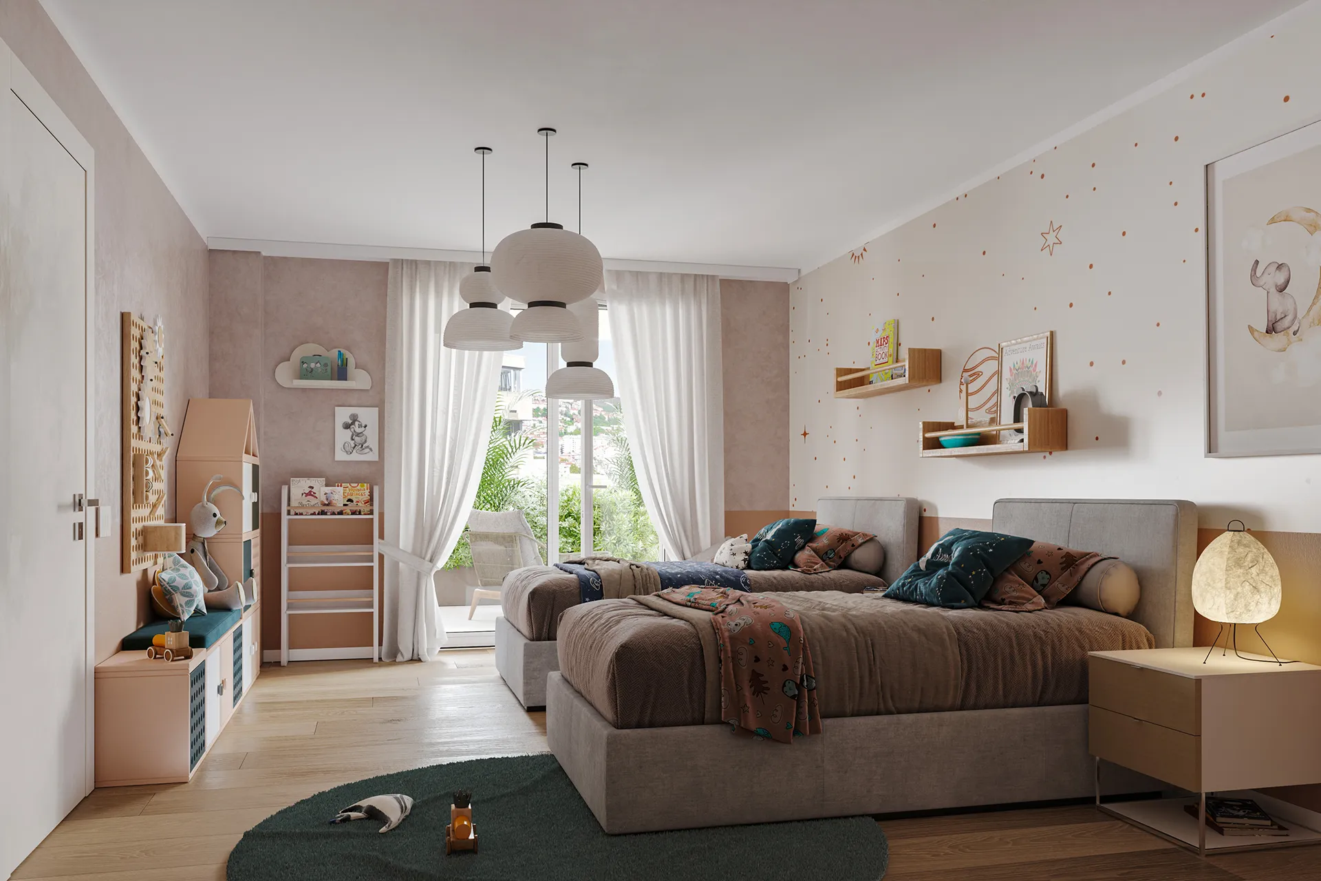 Camera per bambini con due letti singoli grigi, cuscini colorati, mensole in legno, lampada da tavolo e decorazioni murali, con grandi tende bianche davanti a una porta finestra.